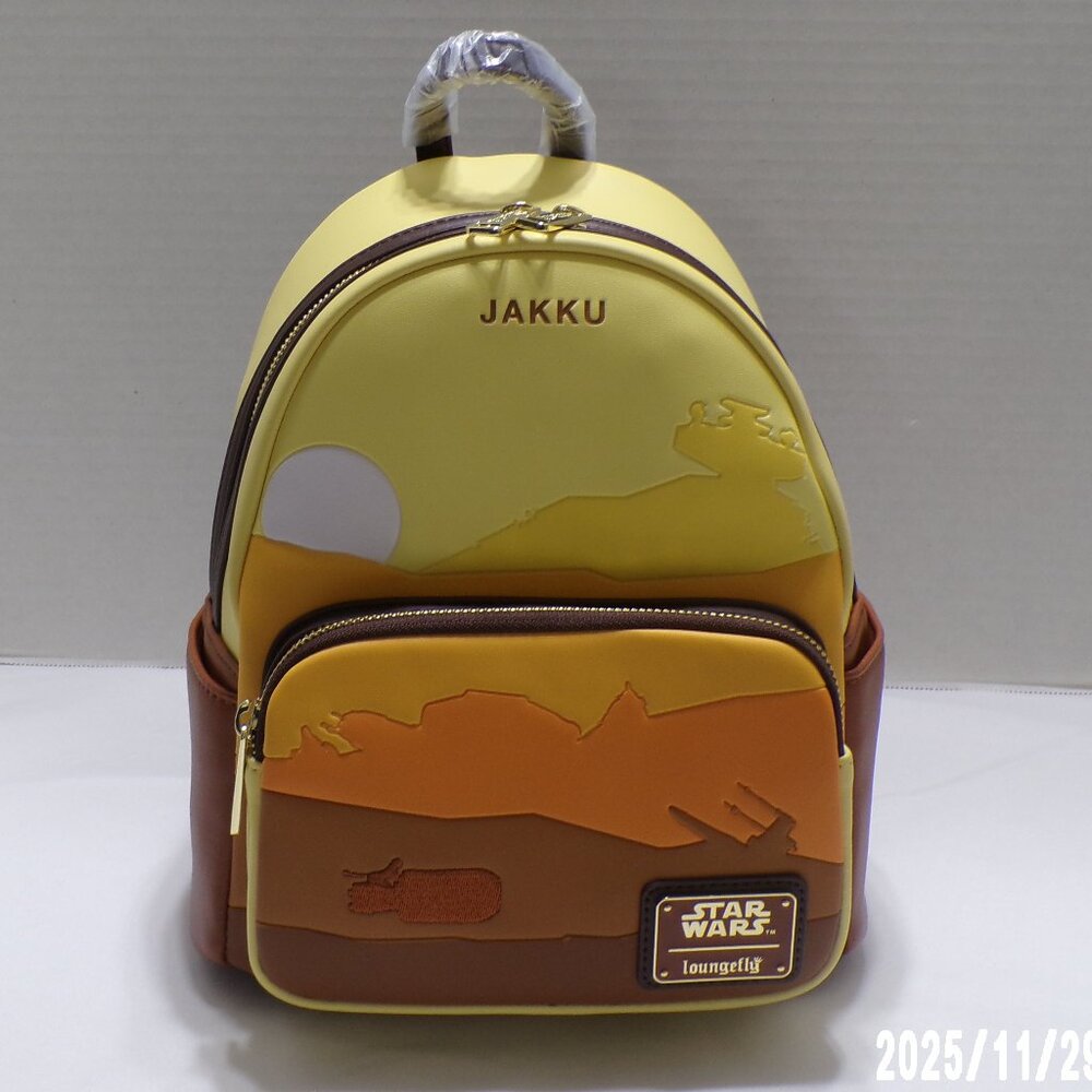 New with tags Disney Loungefly Star Wars Jakku Backpack #4026